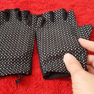 Gripper gloves for yoga and pilates